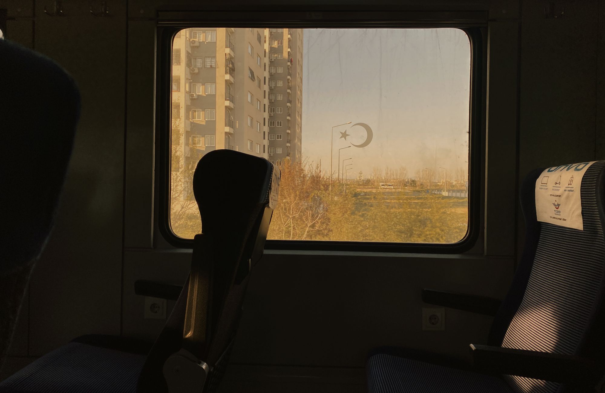 Photographie réelle — Rail + ferry