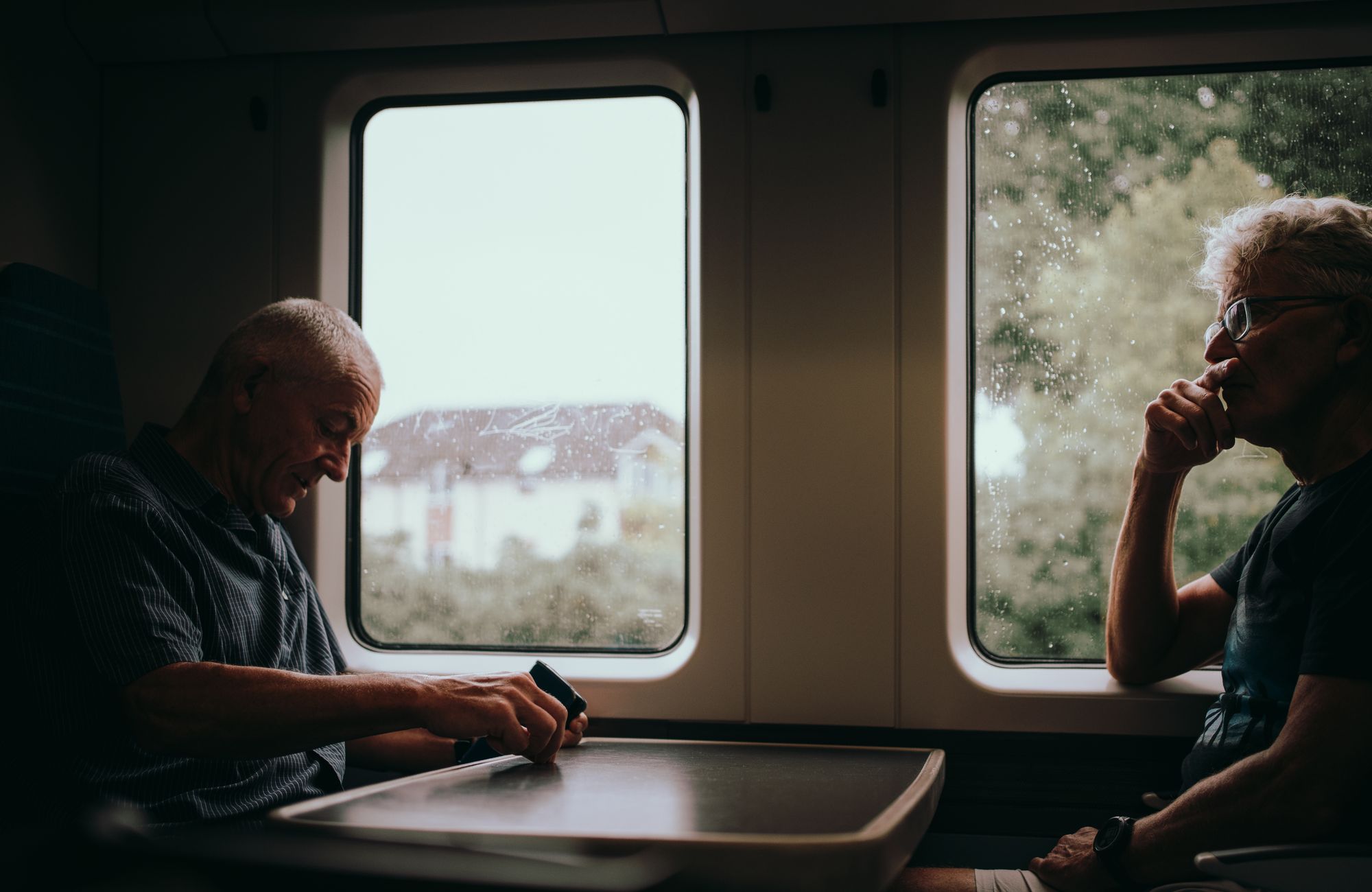 Photographie réelle — Voyage train, randonnée et vélo depuis une gare